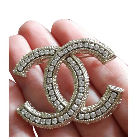 chanel brooch china